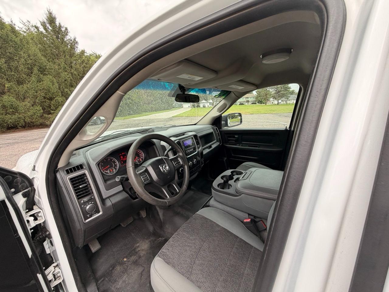 RAM 1500 4WD Crew Cab 140.5" SSV 2014
