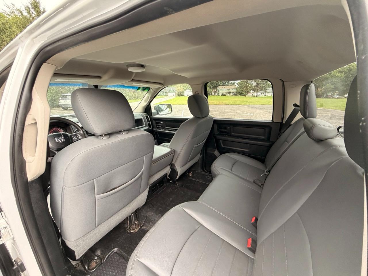 RAM 1500 4WD Crew Cab 140.5" SSV 2014