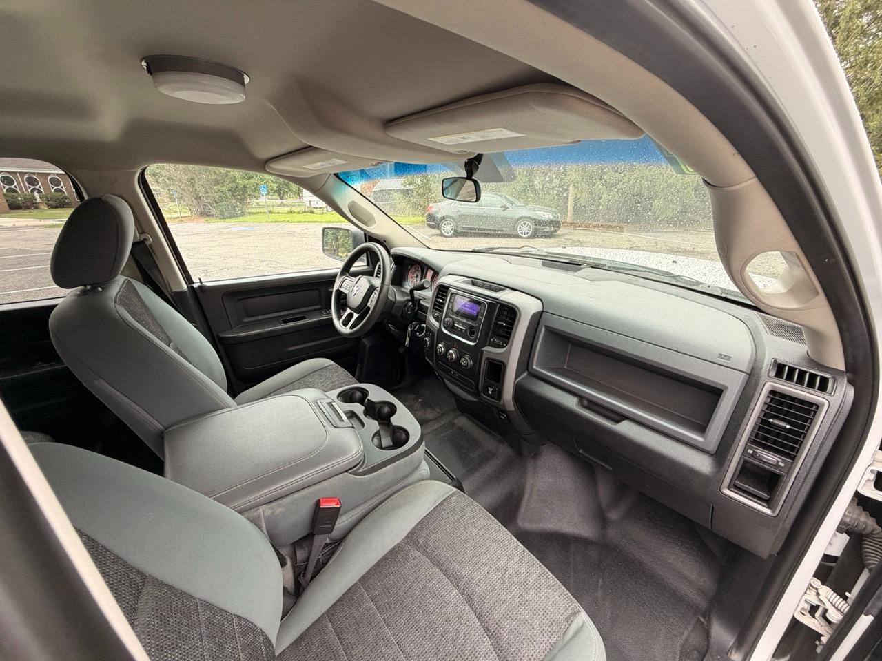 RAM 1500 4WD Crew Cab 140.5" SSV 2014