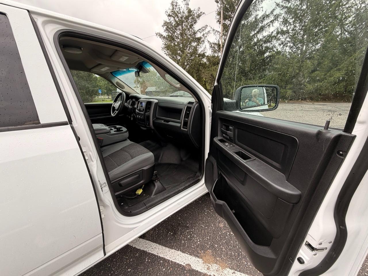RAM 1500 4WD Crew Cab 140.5" SSV 2014