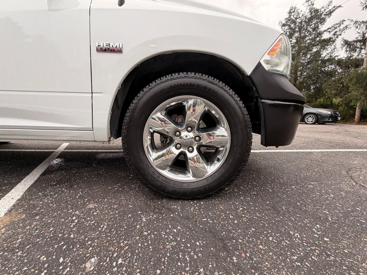 RAM 1500 4WD Crew Cab 140.5" SSV 2014