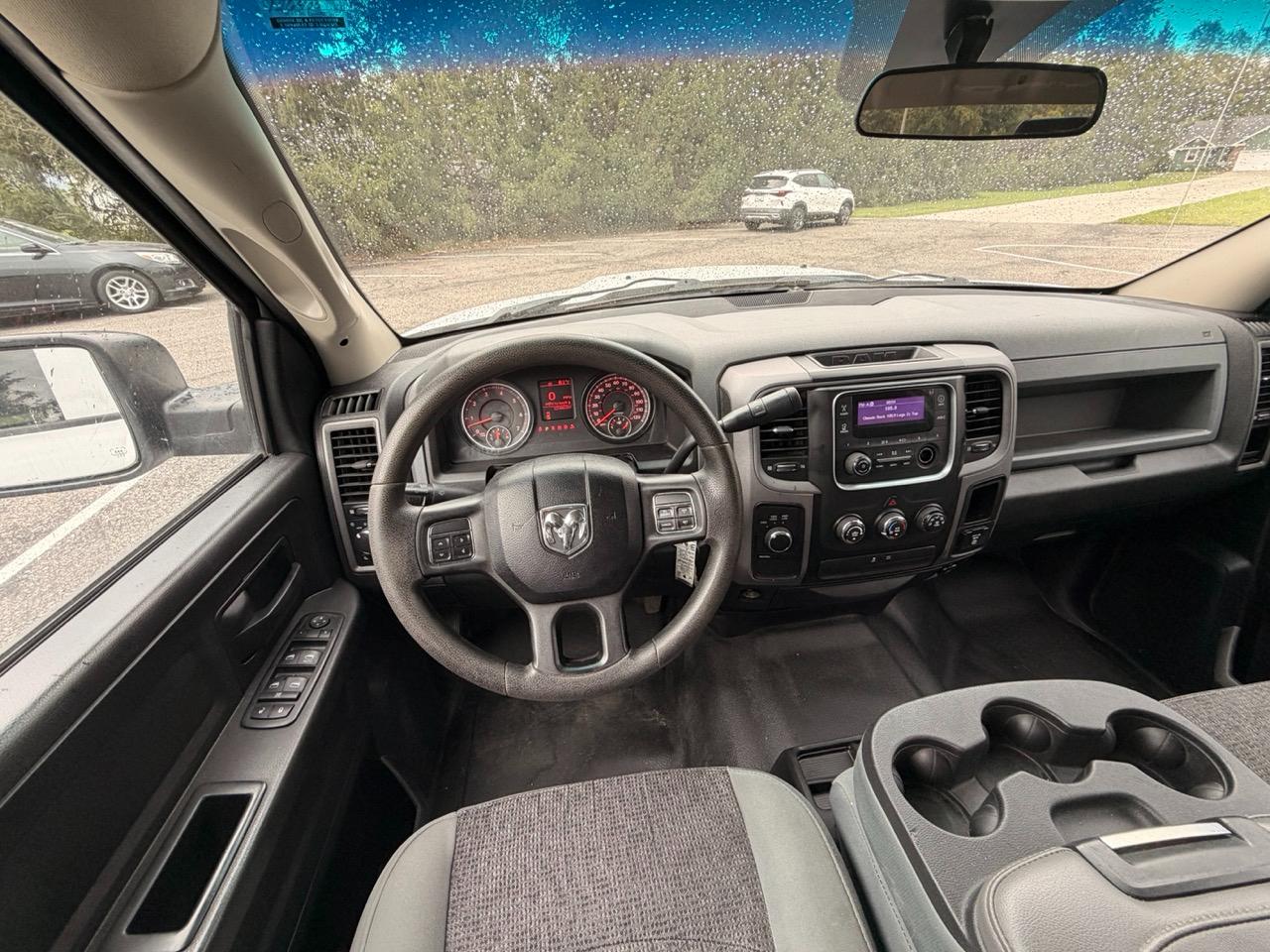 RAM 1500 4WD Crew Cab 140.5" SSV 2014