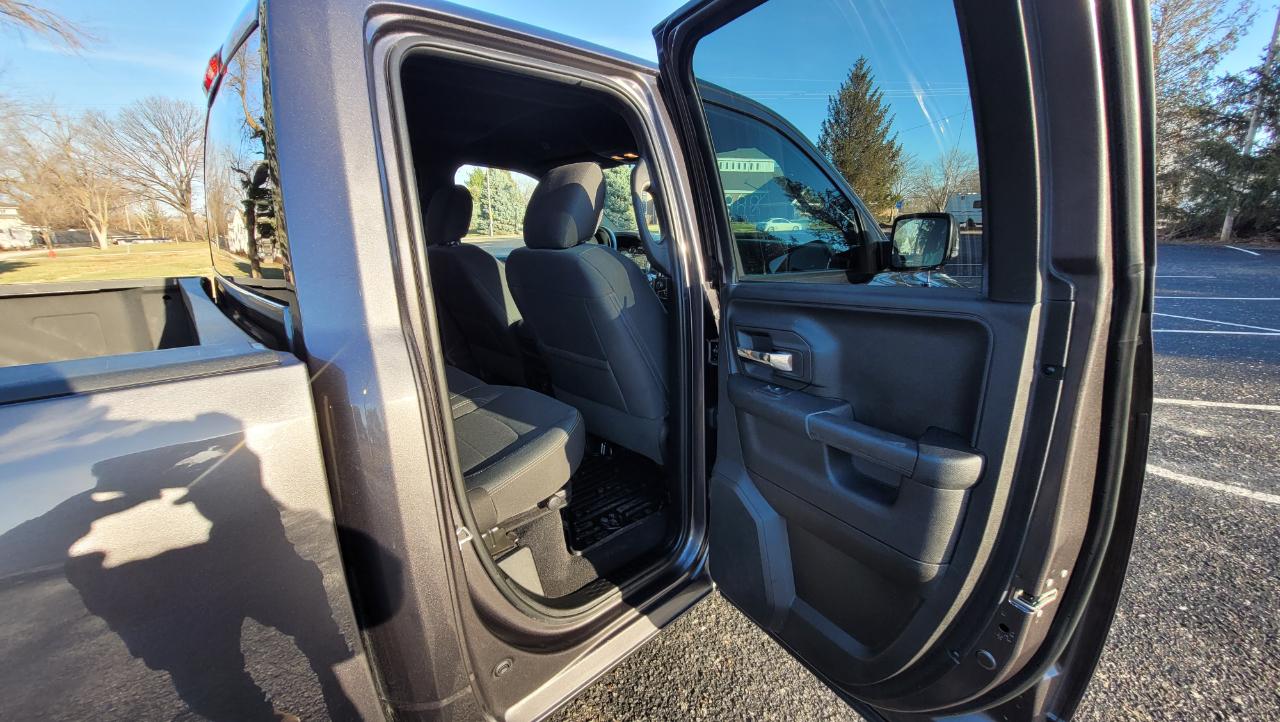 RAM 1500 Classic Warlock 4x4 Quad Cab 6'4" Box 2021