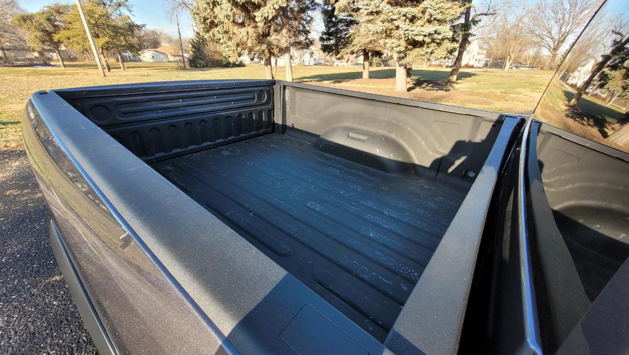 RAM 1500 Classic Warlock 4x4 Quad Cab 6'4" Box 2021