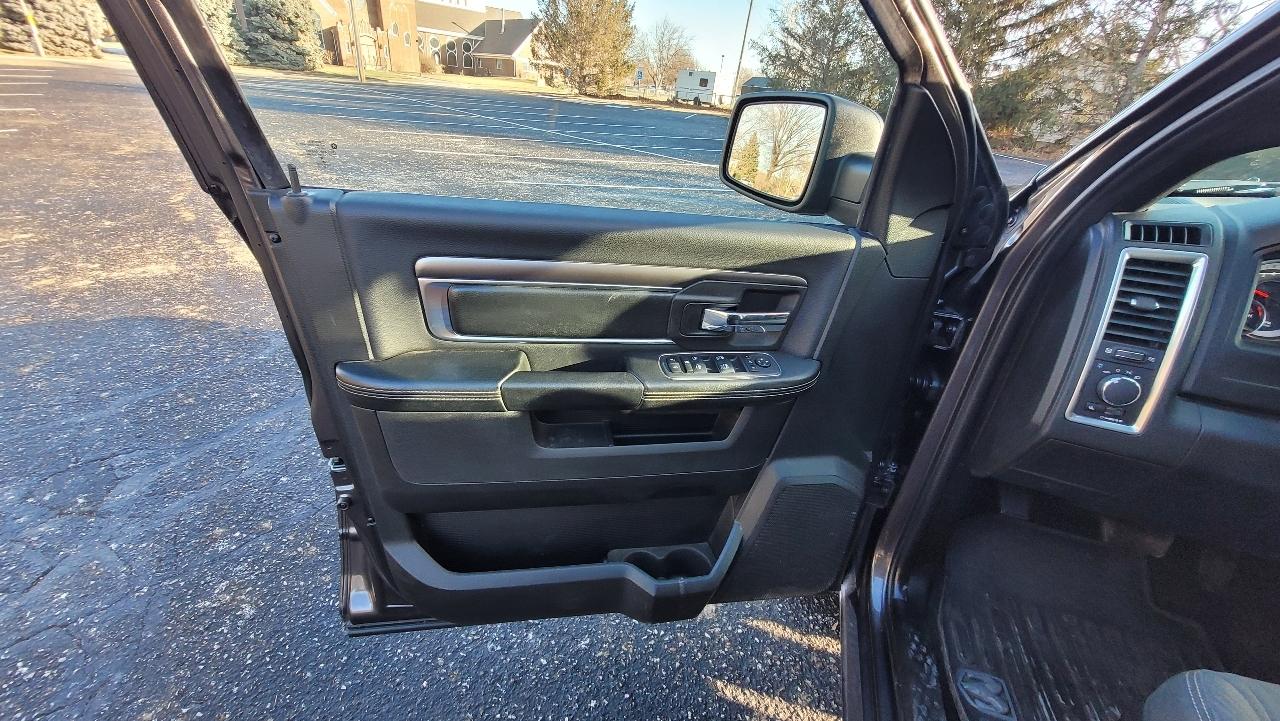 RAM 1500 Classic Warlock 4x4 Quad Cab 6'4" Box 2021