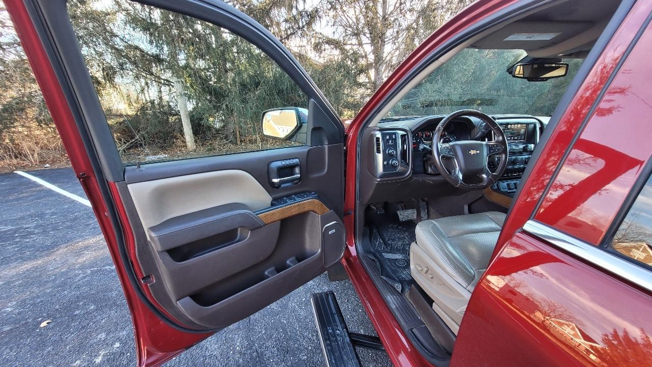 Chevrolet Silverado 1500 4WD Crew Cab 143.5" LTZ w/1LZ 2018