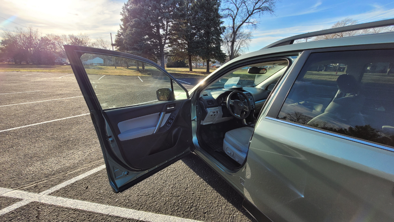 Subaru Forester 2.5i Limited 2014