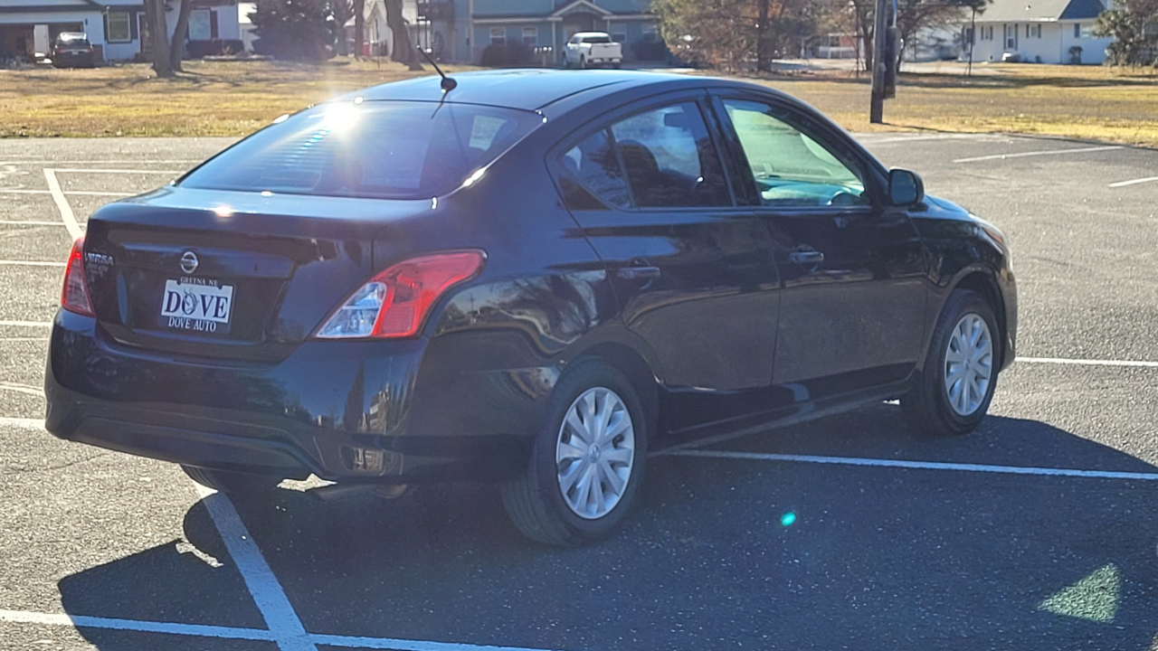 Nissan Versa 4dr Sdn Manual 1.6 S 2015