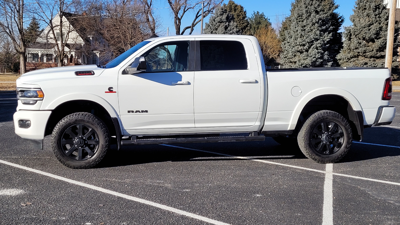 RAM 2500 Laramie 4x4 Crew Cab 6'4" Box 2022