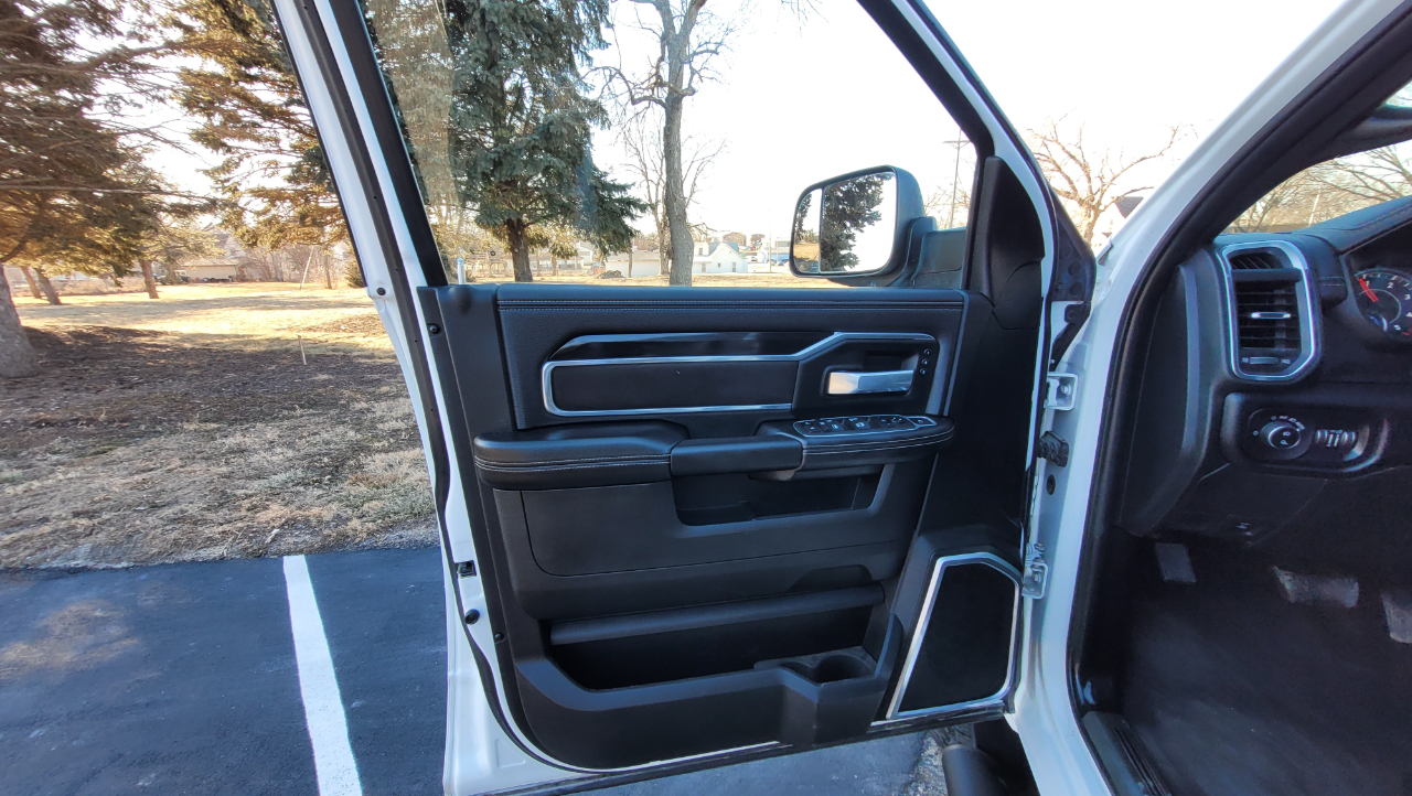 RAM 2500 Laramie 4x4 Crew Cab 6'4" Box 2022