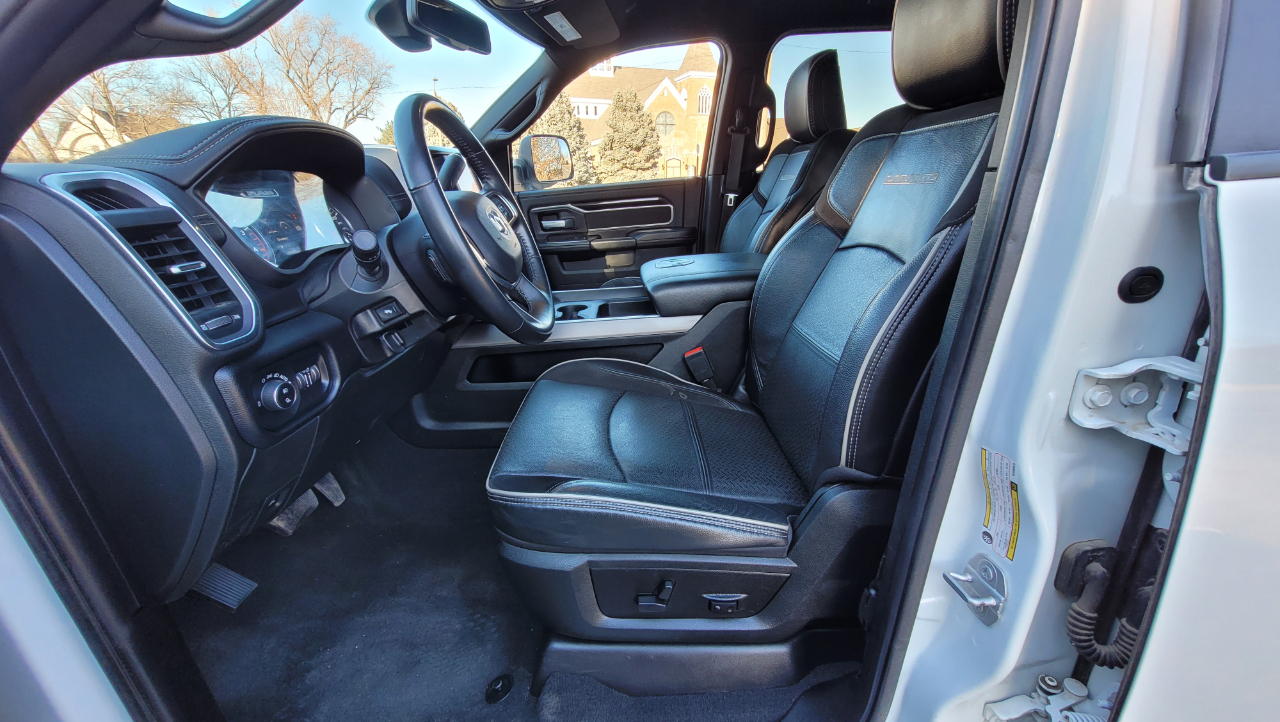 RAM 2500 Laramie 4x4 Crew Cab 6'4" Box 2022