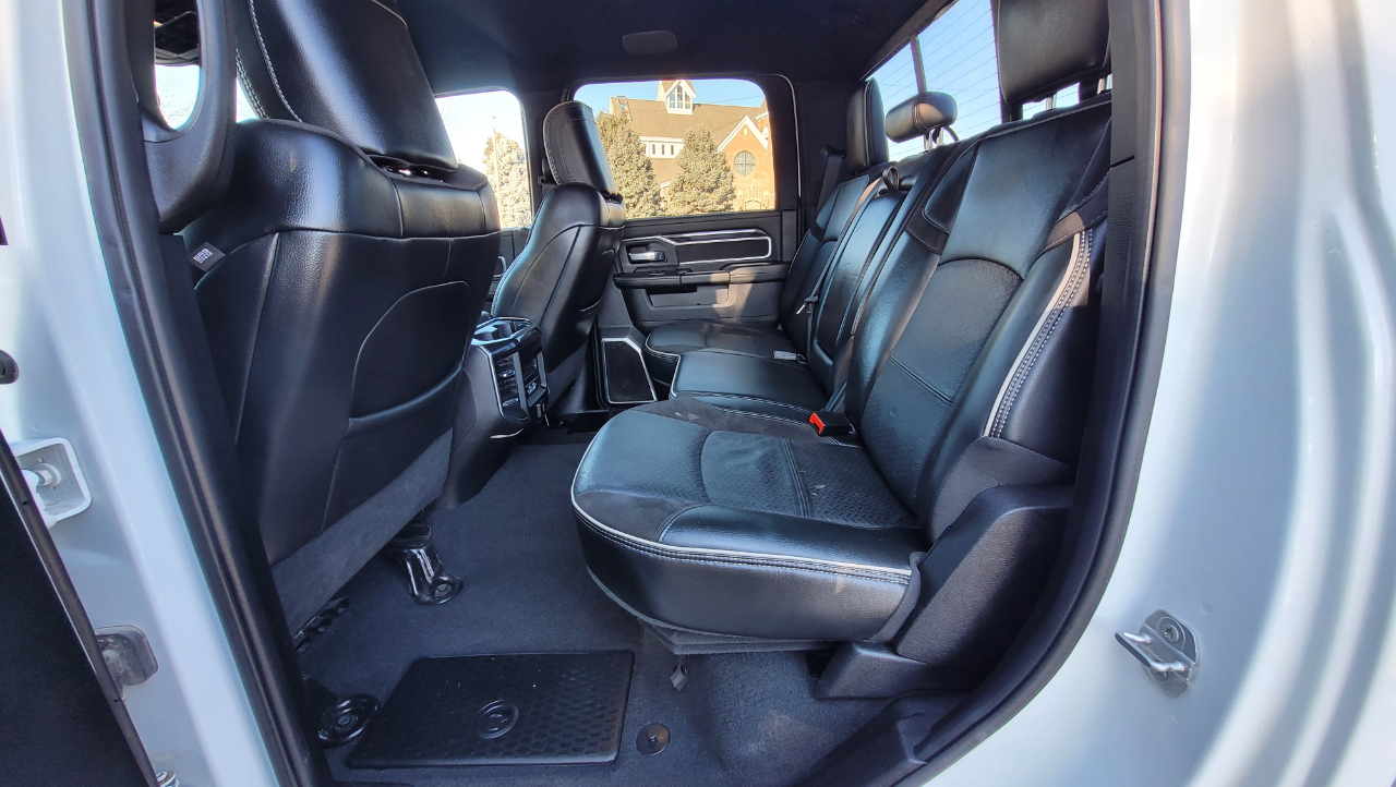 RAM 2500 Laramie 4x4 Crew Cab 6'4" Box 2022