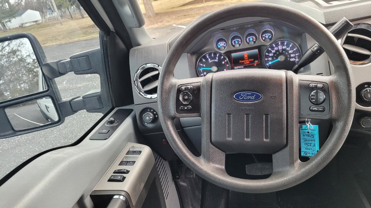 Ford Super Duty F-250 SRW 4WD Crew Cab 156" XL 2014
