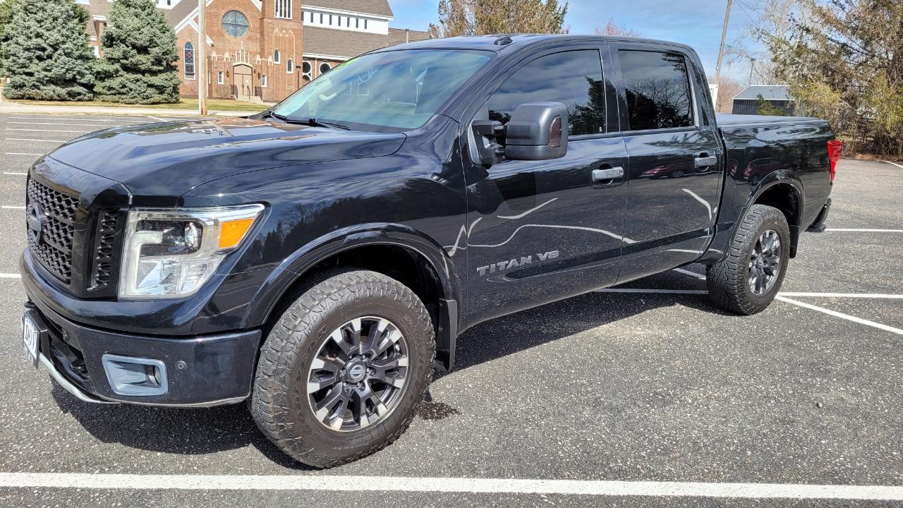 Nissan Titan 4x4 Crew Cab PRO-4X 2019