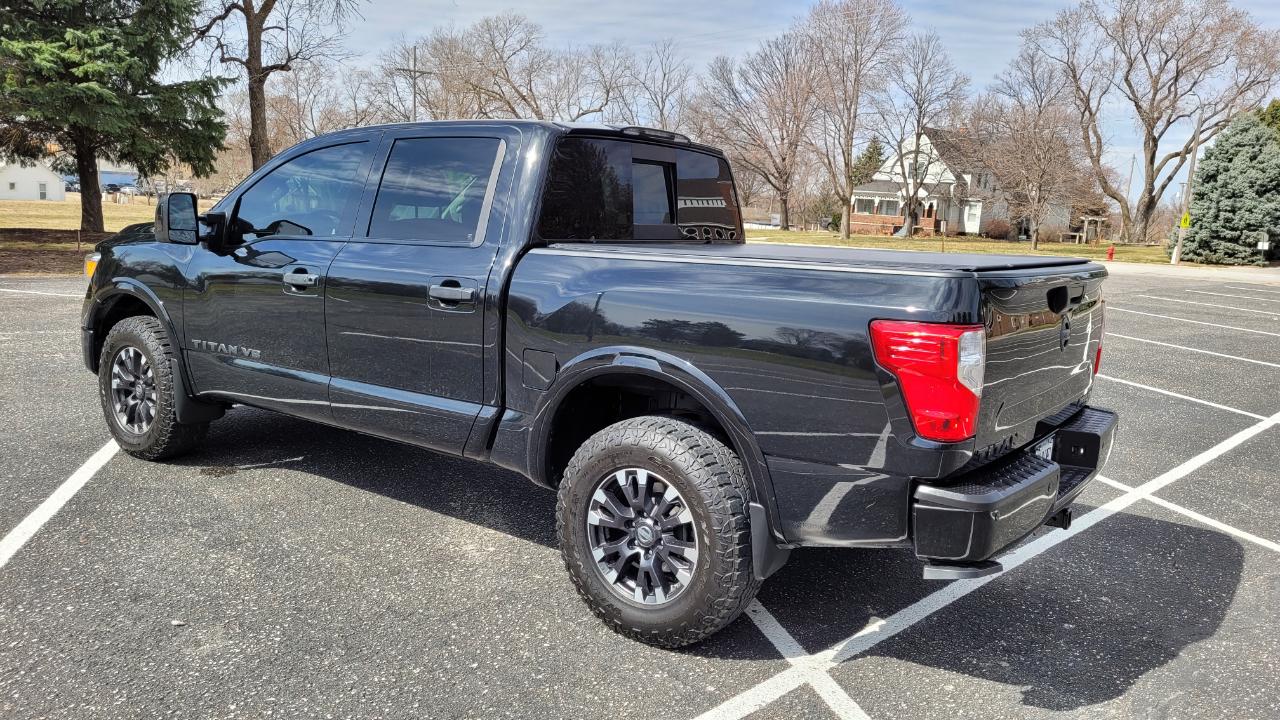 Nissan Titan 4x4 Crew Cab PRO-4X 2019