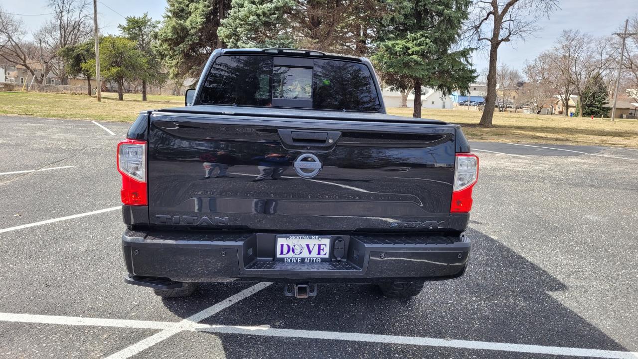 Nissan Titan 4x4 Crew Cab PRO-4X 2019