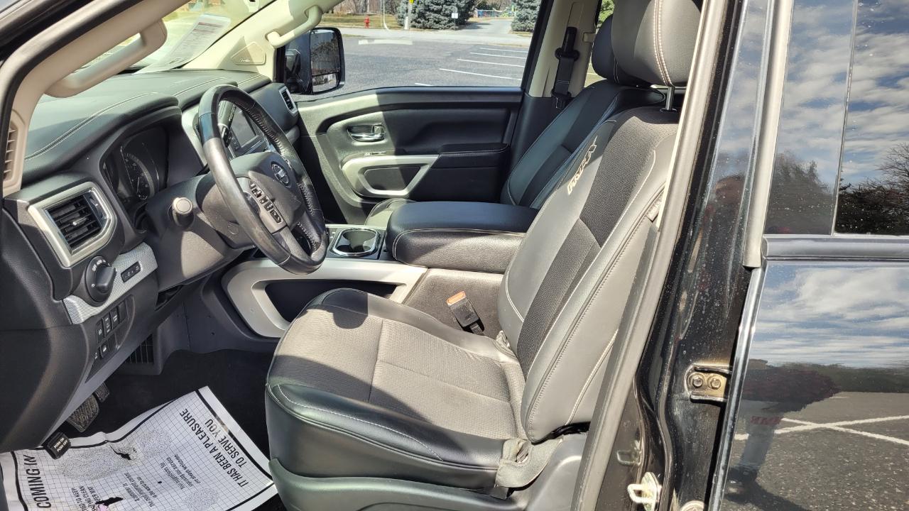 Nissan Titan 4x4 Crew Cab PRO-4X 2019