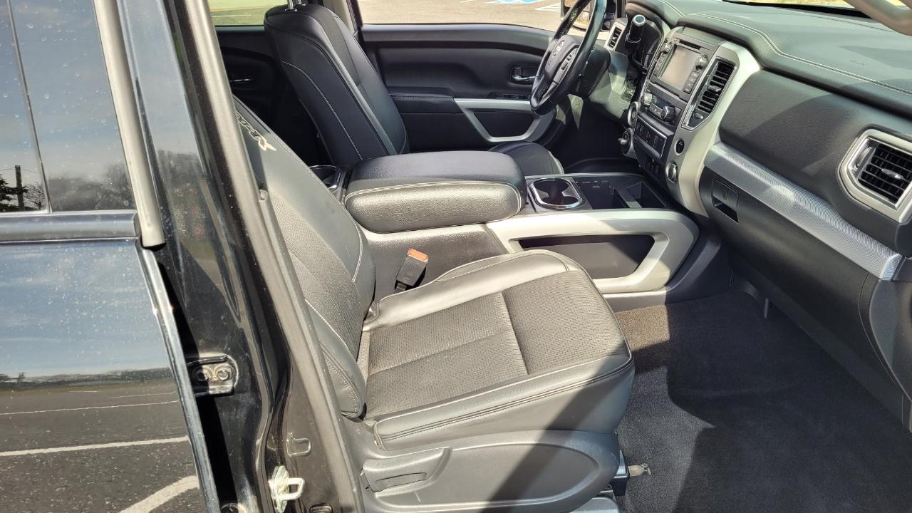 Nissan Titan 4x4 Crew Cab PRO-4X 2019