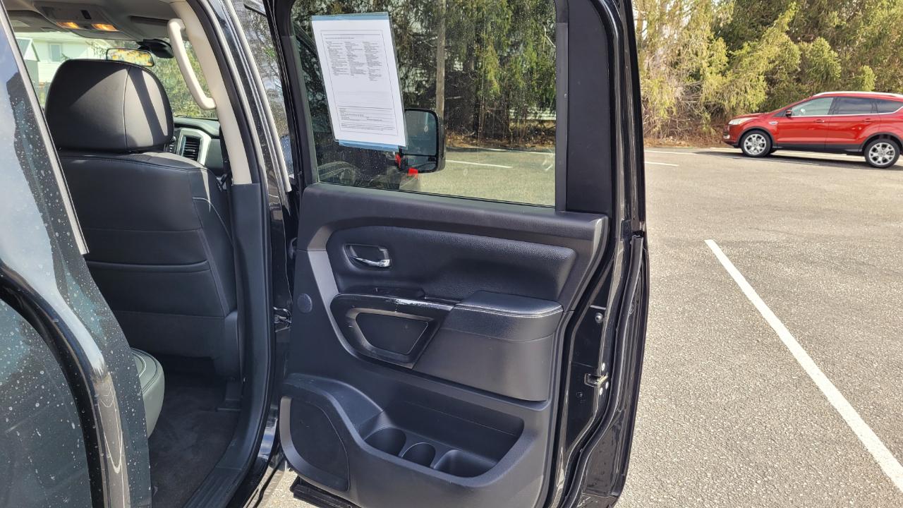 Nissan Titan 4x4 Crew Cab PRO-4X 2019