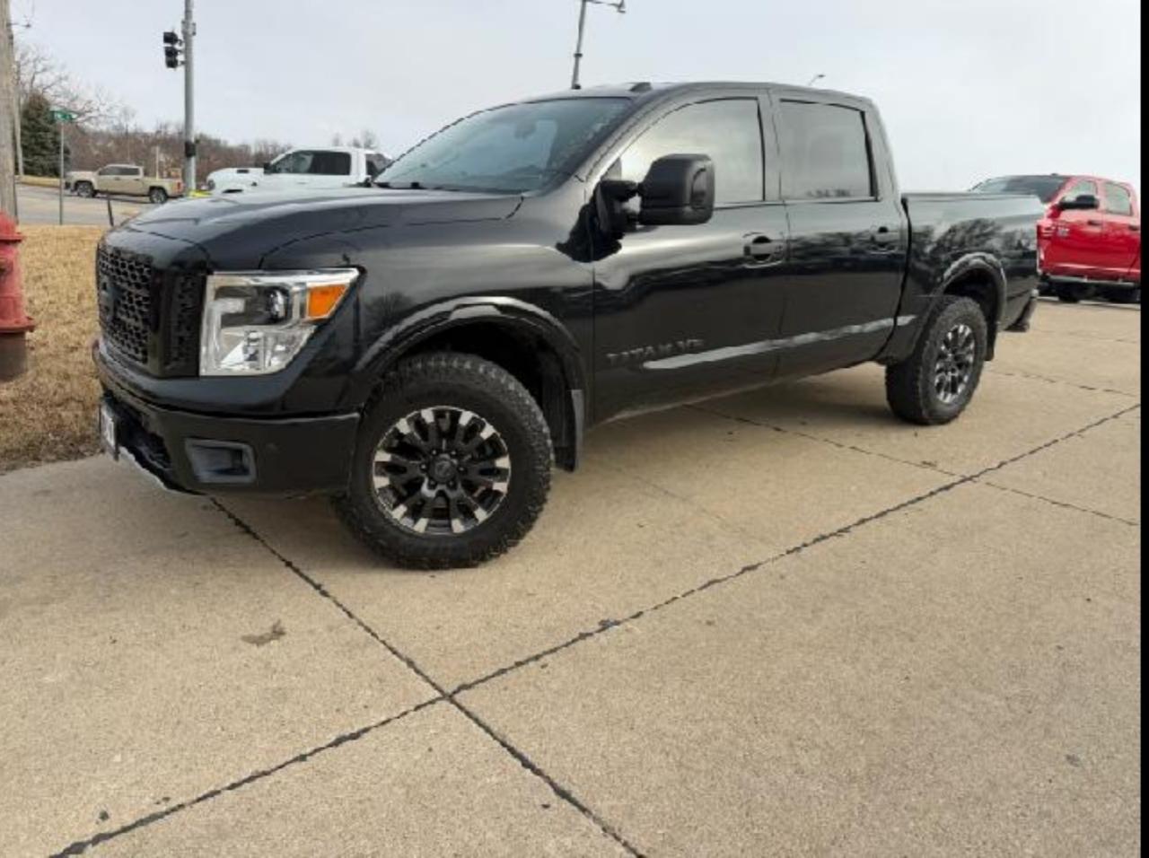 Nissan Titan 4x4 Crew Cab PRO-4X 2019