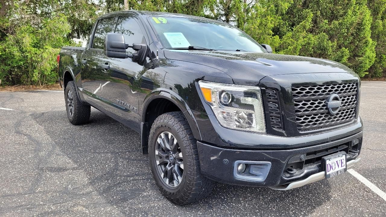 Nissan Titan 4x4 Crew Cab PRO-4X 2019