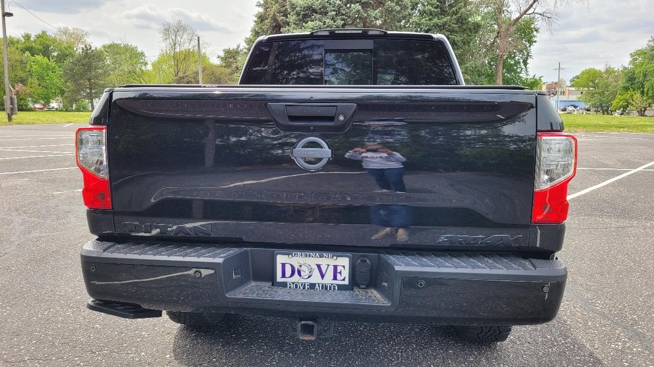 Nissan Titan 4x4 Crew Cab PRO-4X 2019