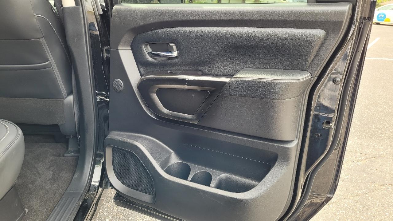 Nissan Titan 4x4 Crew Cab PRO-4X 2019