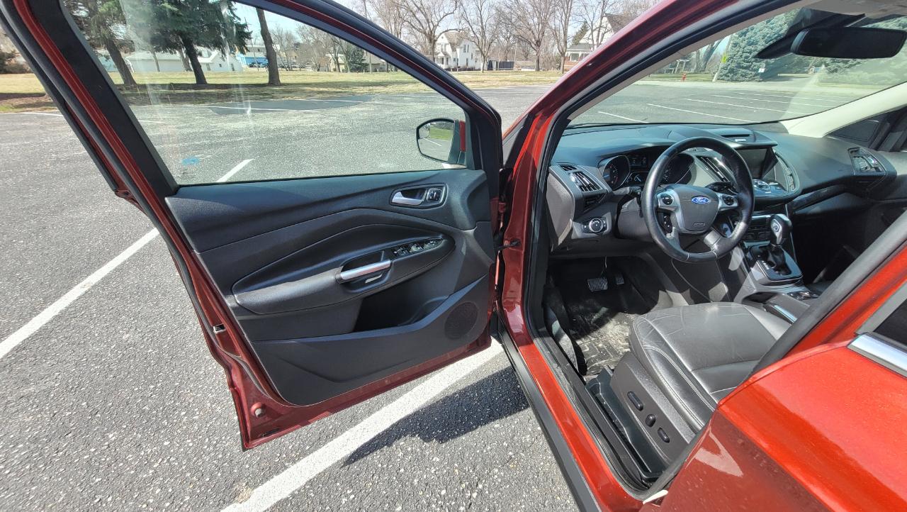 Ford Escape 4WD 4dr Titanium 2015