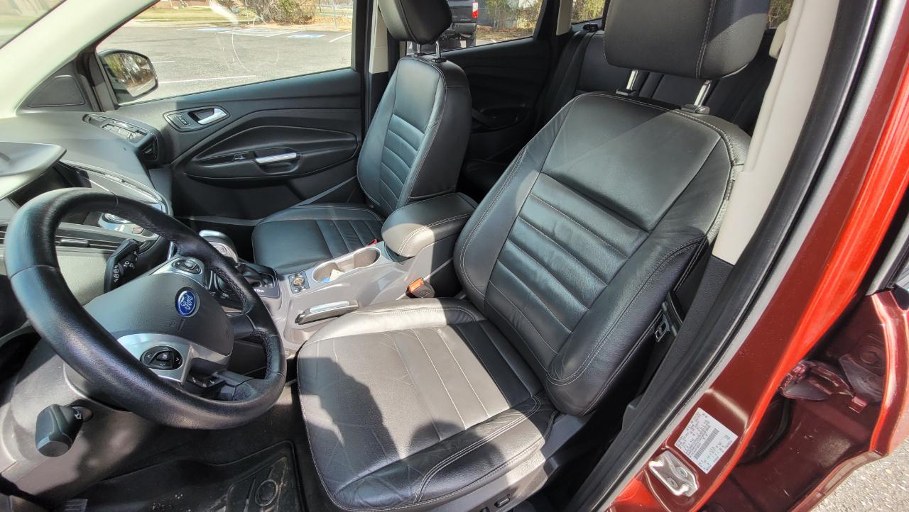 Ford Escape 4WD 4dr Titanium 2015