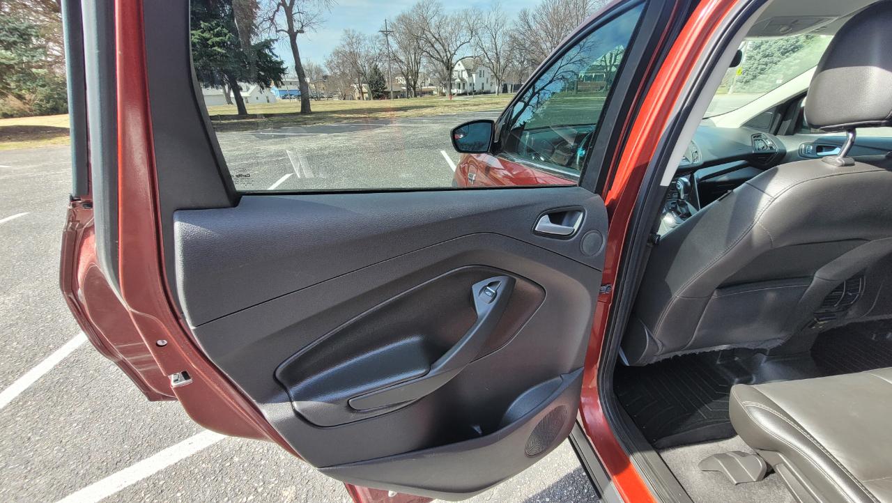 Ford Escape 4WD 4dr Titanium 2015