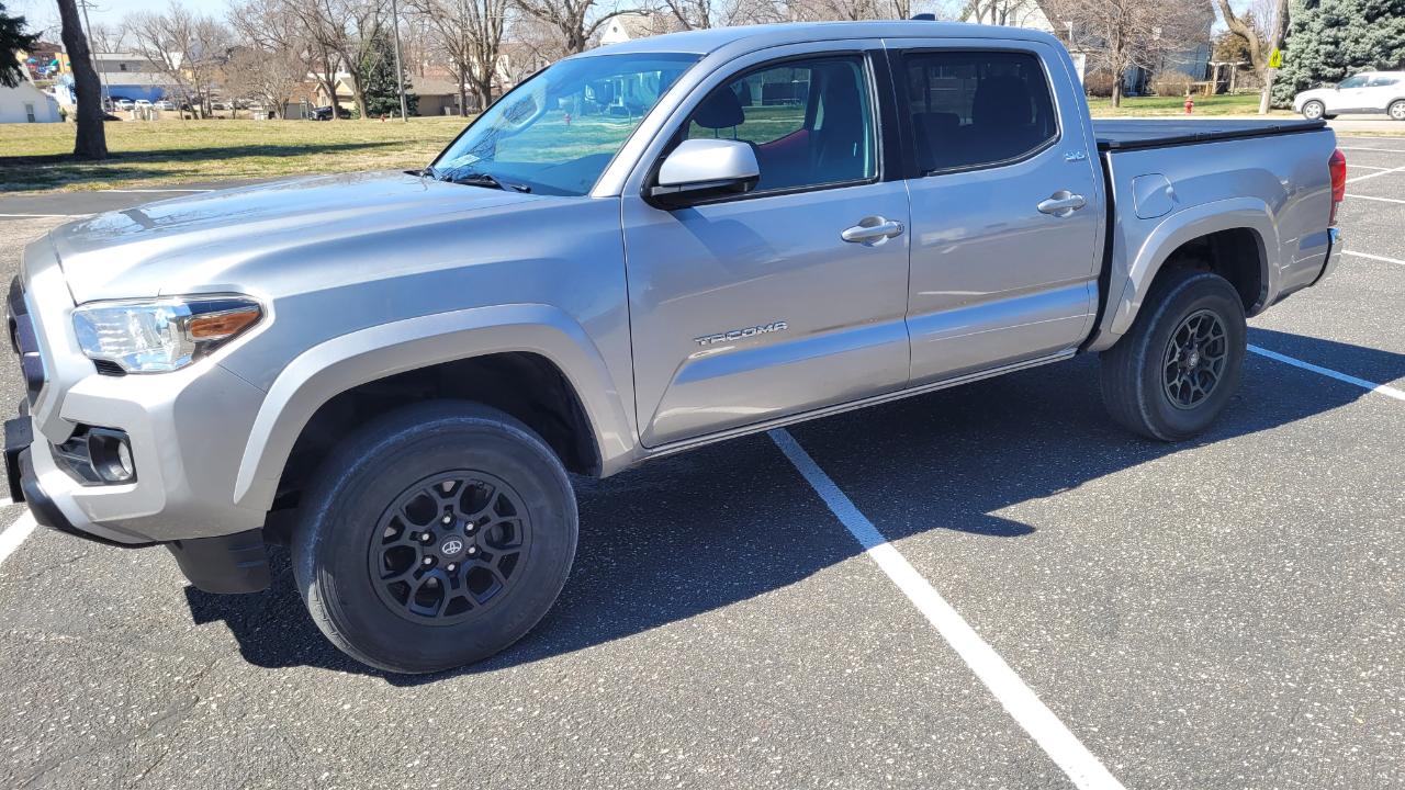 Toyota Tacoma 4WD SR5 Double Cab 5' Bed V6 AT (Natl) 2020
