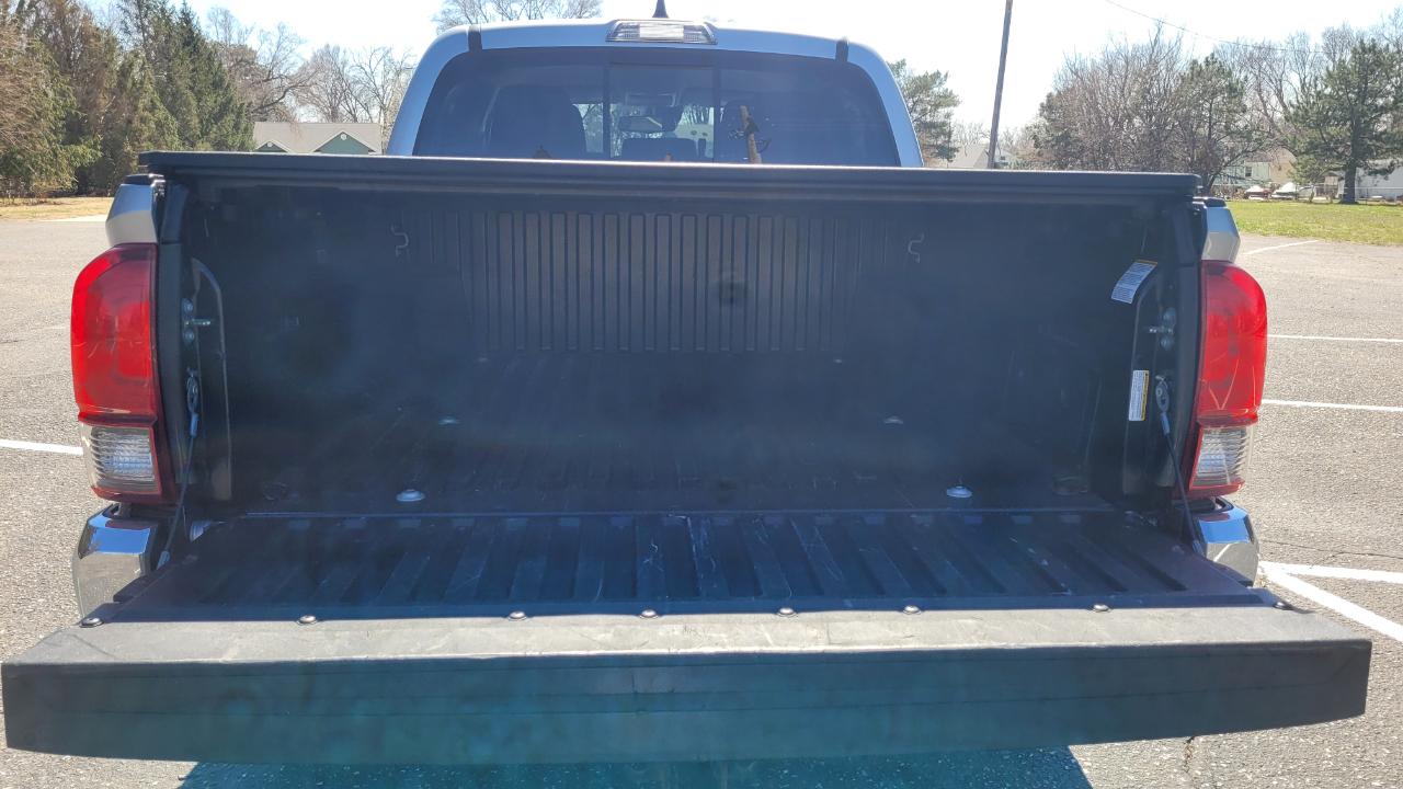 Toyota Tacoma 4WD SR5 Double Cab 5' Bed V6 AT (Natl) 2020