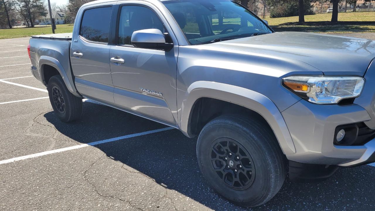 Toyota Tacoma 4WD SR5 Double Cab 5' Bed V6 AT (Natl) 2020