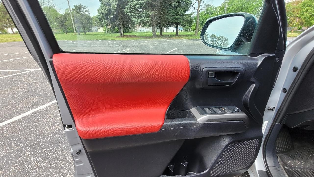 Toyota Tacoma 4WD SR5 Double Cab 5' Bed V6 AT (Natl) 2020