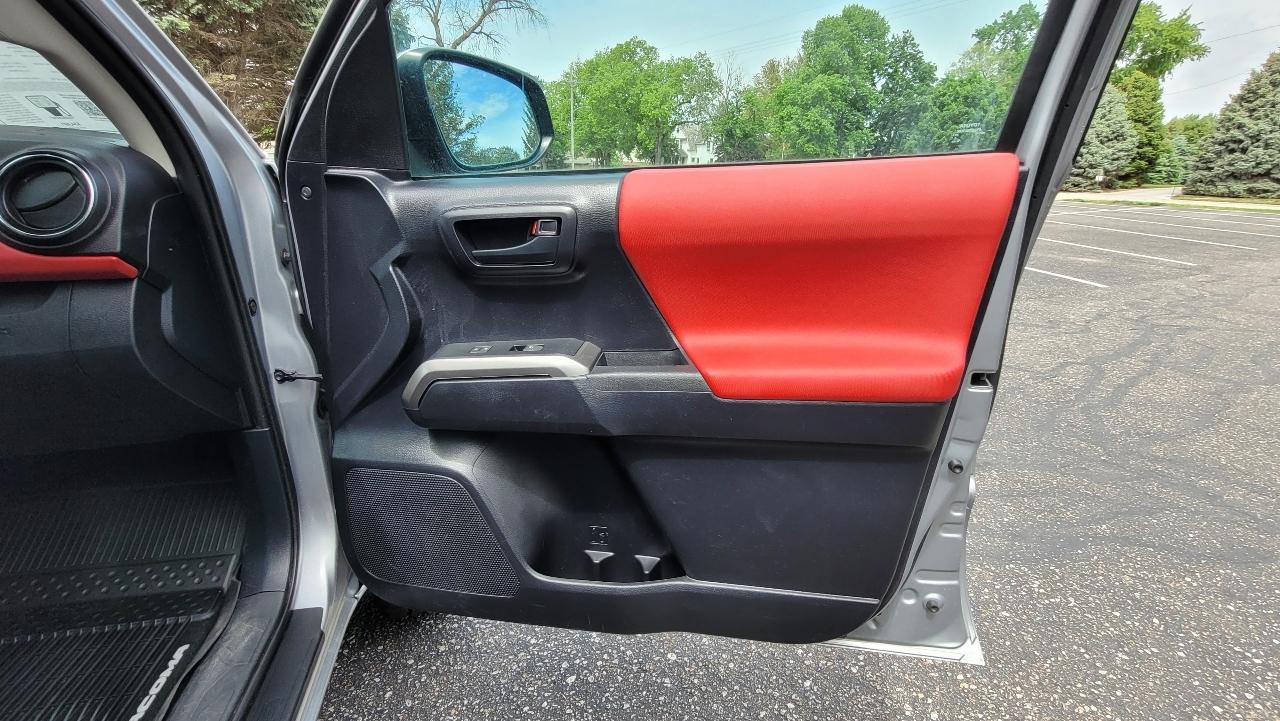 Toyota Tacoma 4WD SR5 Double Cab 5' Bed V6 AT (Natl) 2020