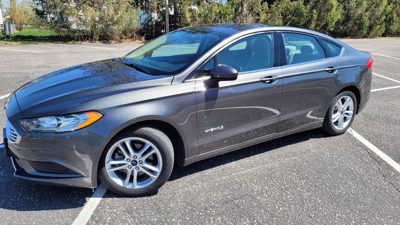 Ford Fusion Hybrid S FWD 2018