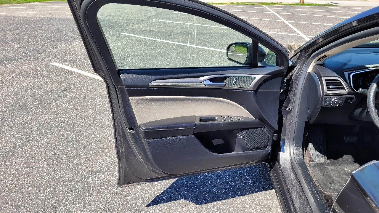 Ford Fusion Hybrid S FWD 2018