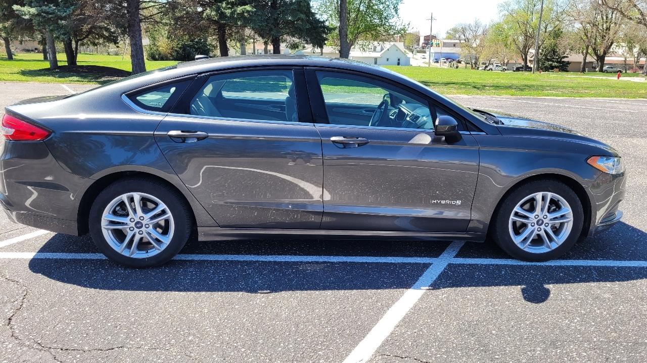 Ford Fusion Hybrid S FWD 2018