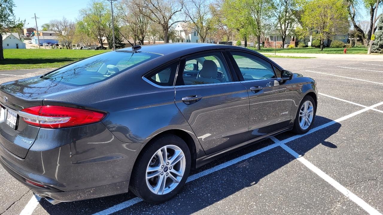 Ford Fusion Hybrid S FWD 2018