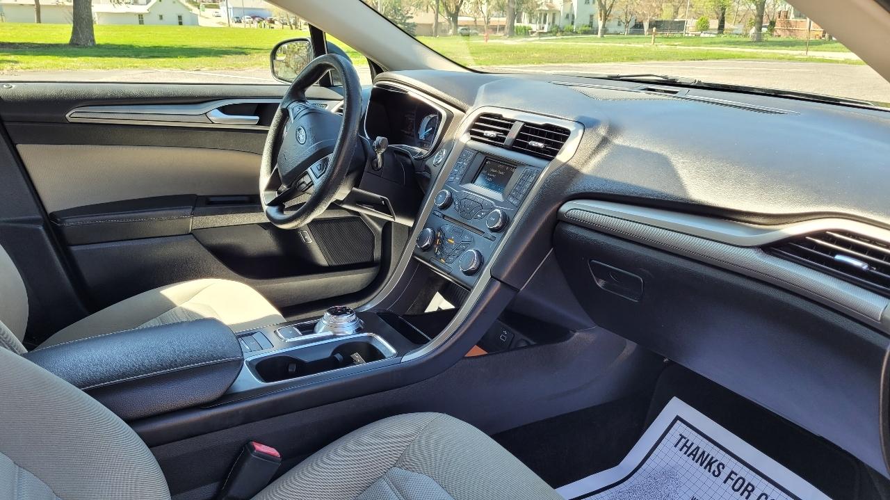 Ford Fusion Hybrid S FWD 2018