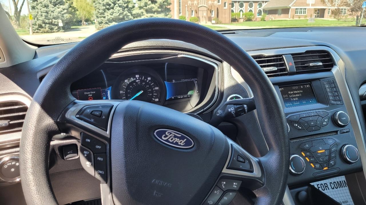 Ford Fusion Hybrid S FWD 2018