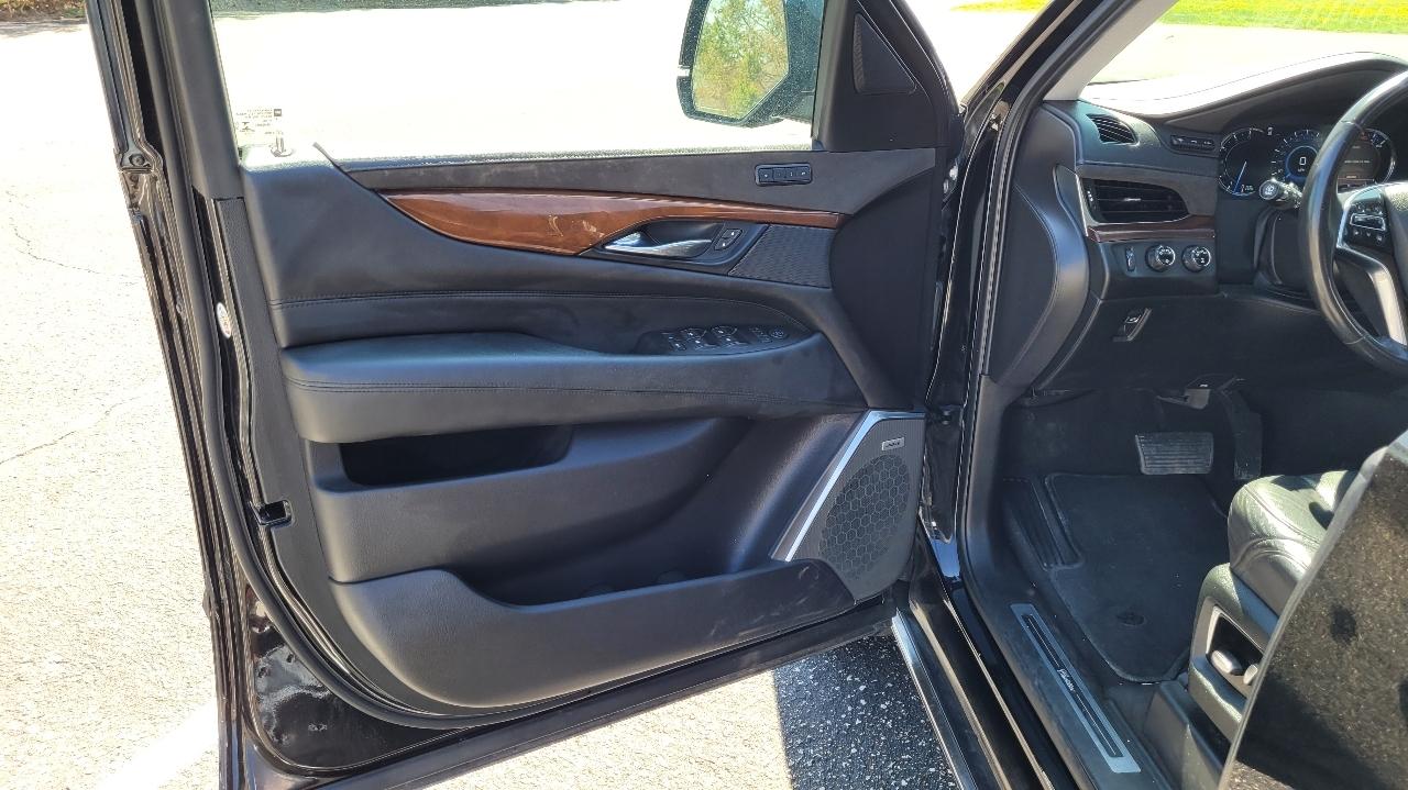 Cadillac Escalade ESV 4WD 4dr Premium Luxury 2019