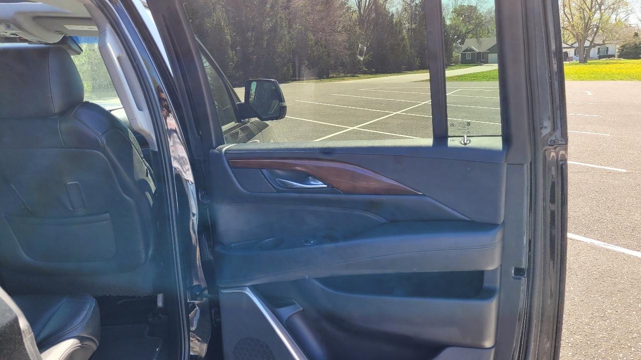 Cadillac Escalade ESV 4WD 4dr Premium Luxury 2019