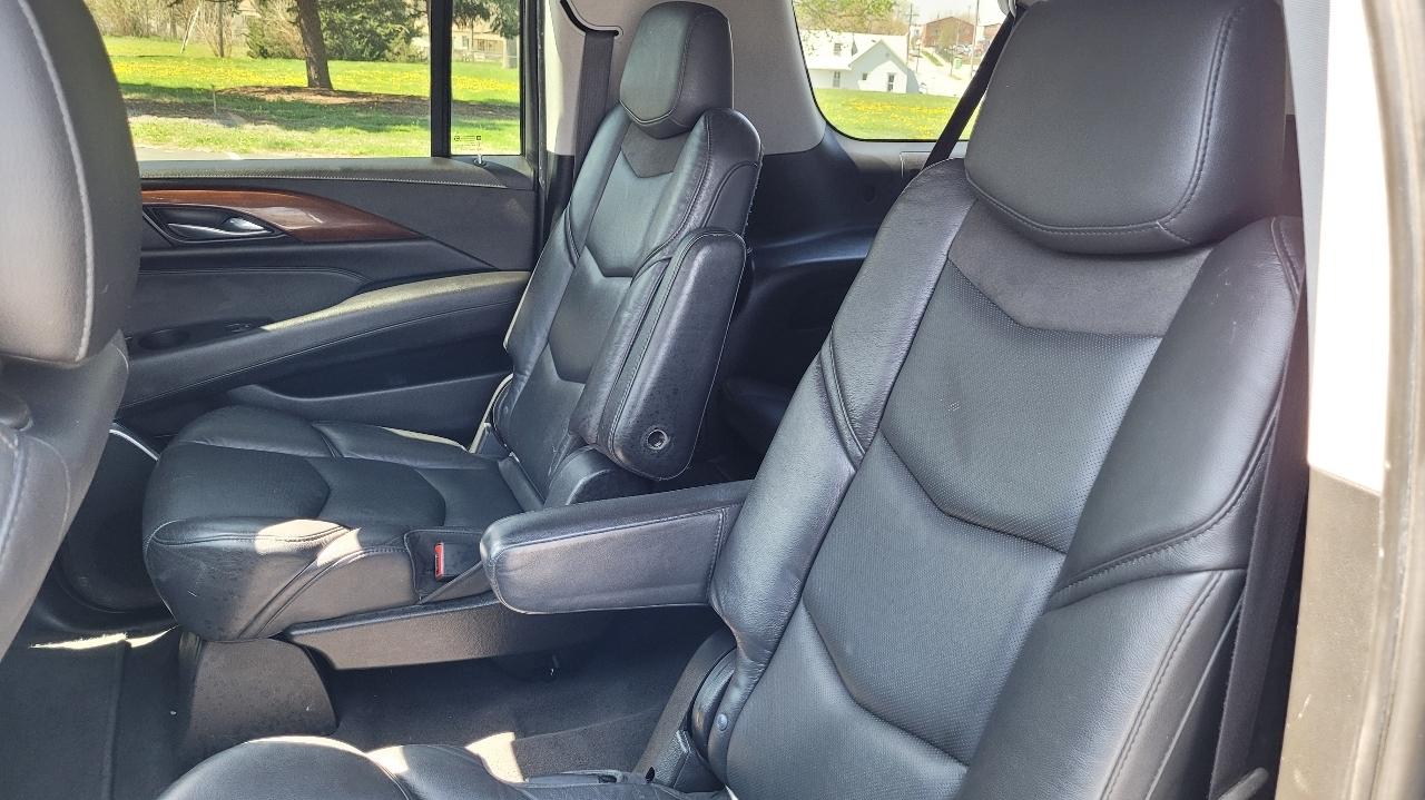 Cadillac Escalade ESV 4WD 4dr Premium Luxury 2019