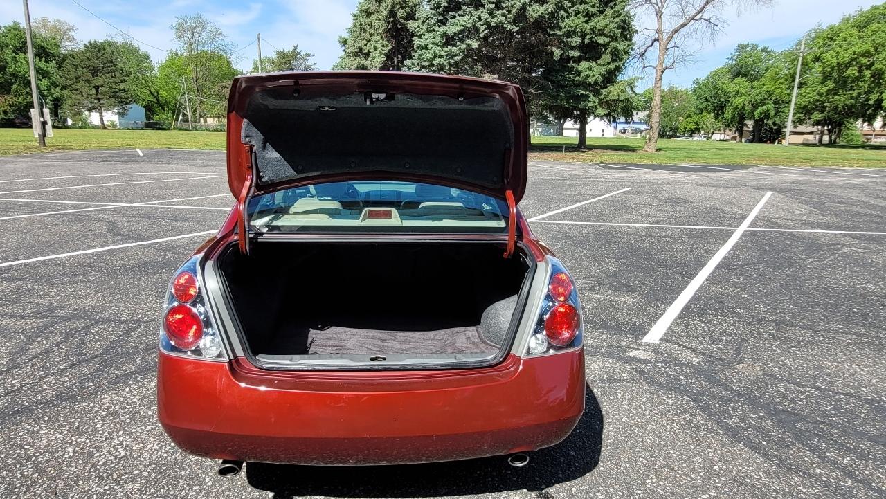 Nissan Altima 4dr Sdn V6 Auto 3.5 SL 2005