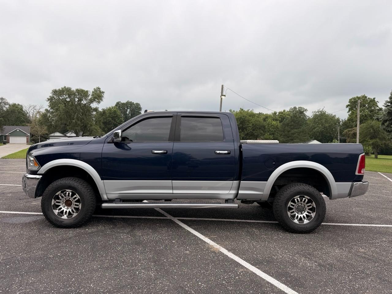 RAM 2500 Laramie 4x4 Crew Cab 6'4" Box 2017