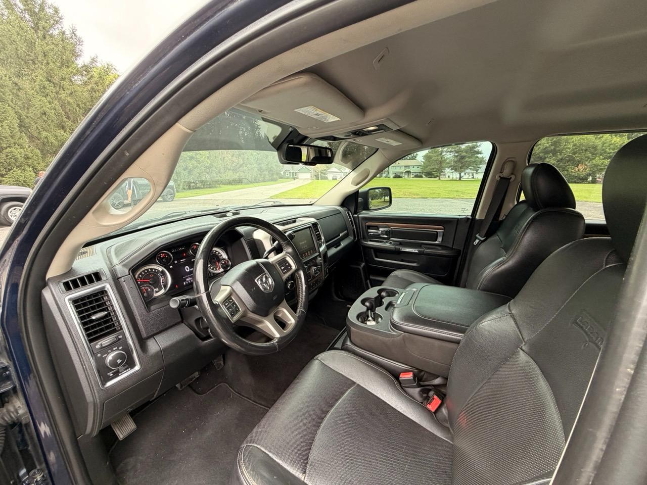 RAM 2500 Laramie 4x4 Crew Cab 6'4" Box 2017