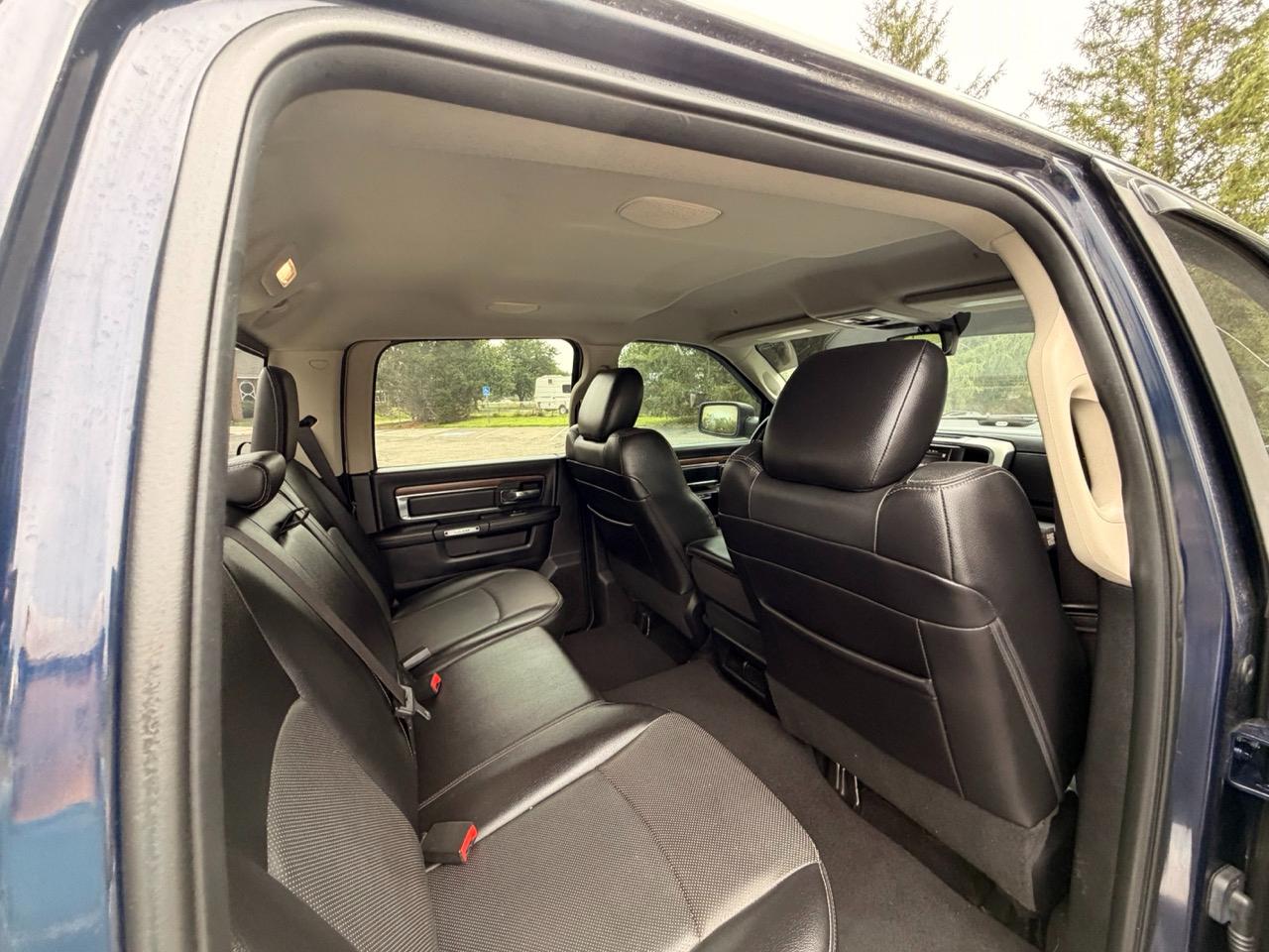 RAM 2500 Laramie 4x4 Crew Cab 6'4" Box 2017