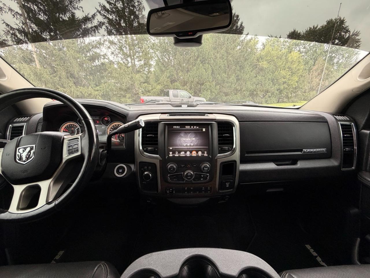 RAM 2500 Laramie 4x4 Crew Cab 6'4" Box 2017