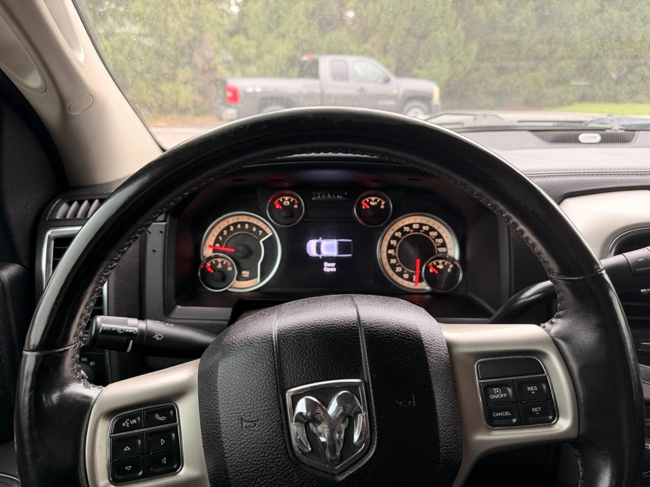 RAM 2500 Laramie 4x4 Crew Cab 6'4" Box 2017